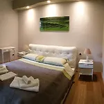Smart-house-central-rent-rooms-free-parking