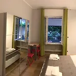 Smart-house-central-rent-rooms-free-parking ベッド・アンド・ブレックファスト 4*