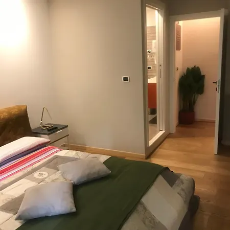 Smart-House-Central-Rent-Rooms-With-Air-Conditioning Free Parking 4*