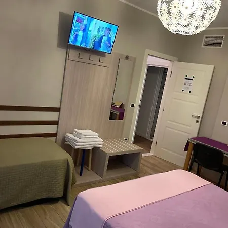 Smart-House-Central-Rent-Rooms-With-Air-Conditioning Free Parking