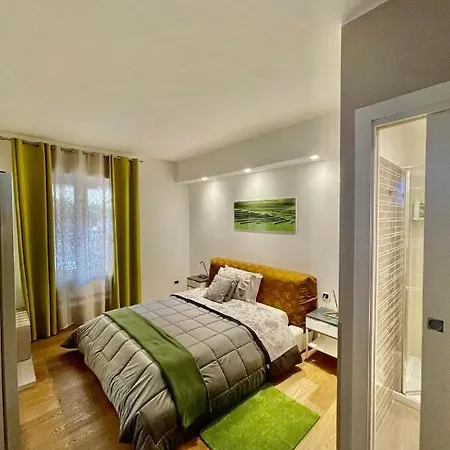 Smart-house Rent-rooms Free Parking Bed & Breakfast 3*