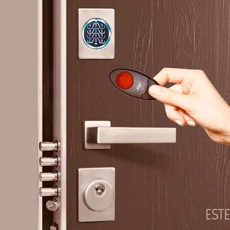 Smart-house Rent-rooms Free Parking Bed & Breakfast 3*