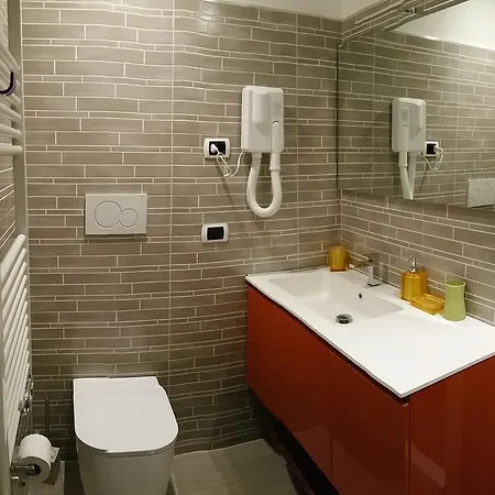 Smart-House-Central-Rent-Rooms-With-Air-Conditioning Free Parking