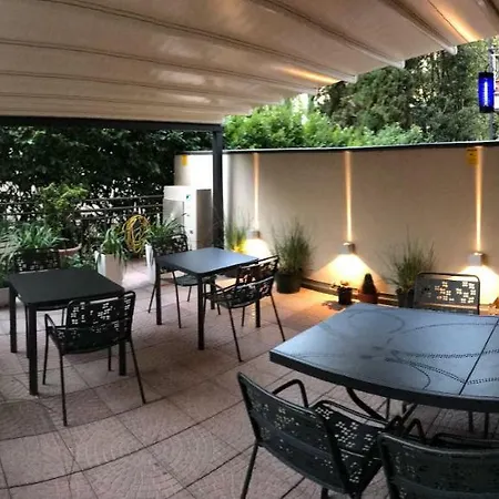 Smart-house Rent-rooms Free Parking 3* Bergamo