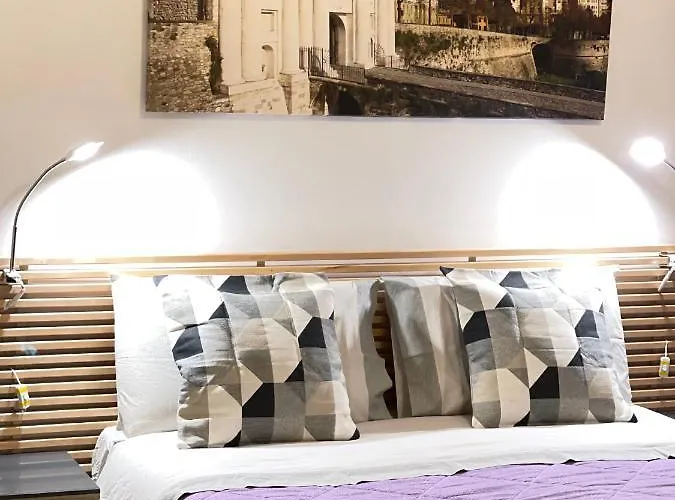 Panzió Smart-house Rent-rooms Free Parking 4*