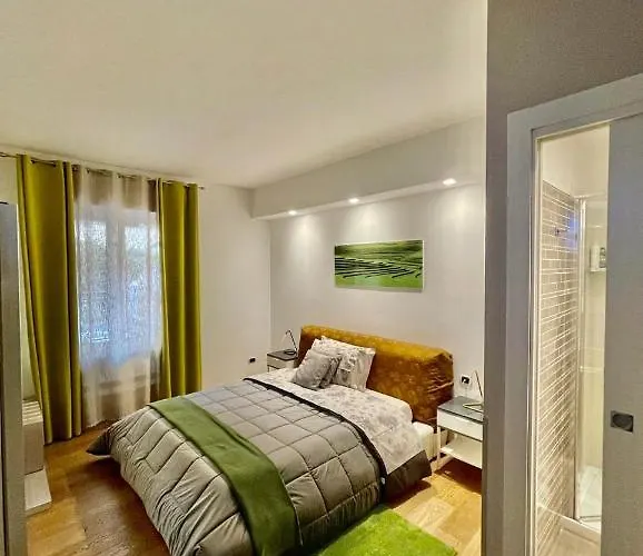 Smart-house Rent-rooms Free Parking Panzió 4*